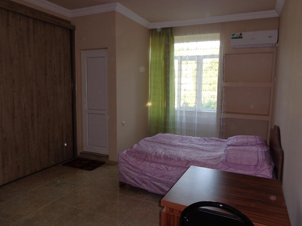 Guest House Vitali Gonio Exterior photo