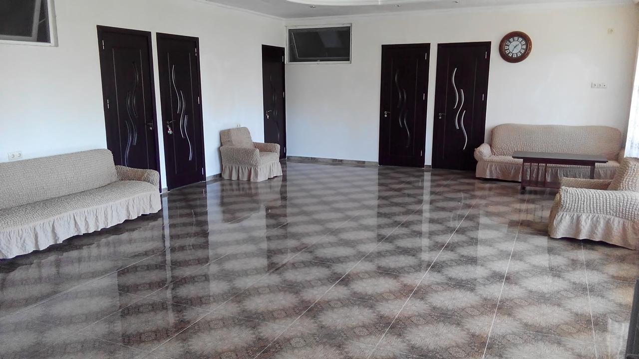 Guest House Vitali Gonio Exterior photo
