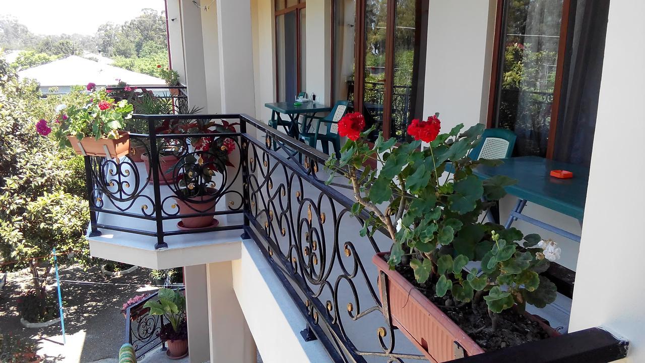 Guest House Vitali Gonio Exterior photo