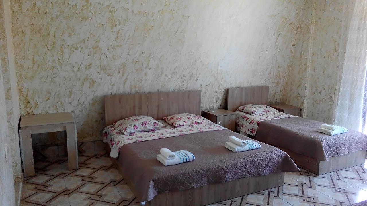 Guest House Vitali Gonio Exterior photo