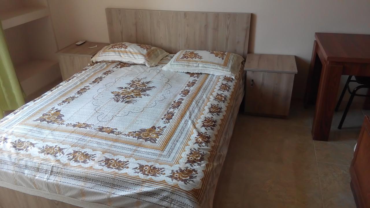 Guest House Vitali Gonio Exterior photo